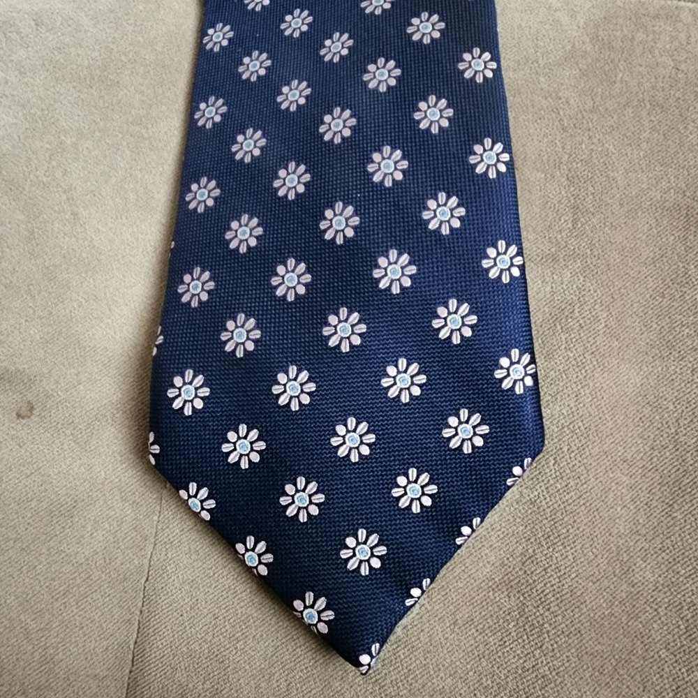 CLUBROOM 100% Silk Neck Tie - Blue/White Petals